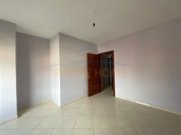 Tirane, shitet apartament 3+1 Kati 6, 138 m² 172.700 € (Fresk)