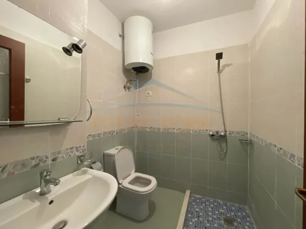 Tirane, shitet apartament 3+1 Kati 6, 138 m² 172.700 € (Fresk)