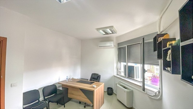 Tirane, jepet me qera ambjent biznesi Kati 5, 300 m² 2700€  (Rruga e Dibres, Vila Gold)