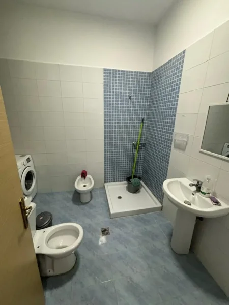 Tirane, jepet me qera apartament 1+1 Kati 9, 85 m² 400 € (Teodor Keko)