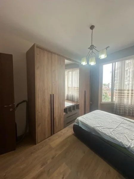 Tirane, jepet me qera apartament 2+1 Kati 3, 100 m² 500 € (Loni Ligori)