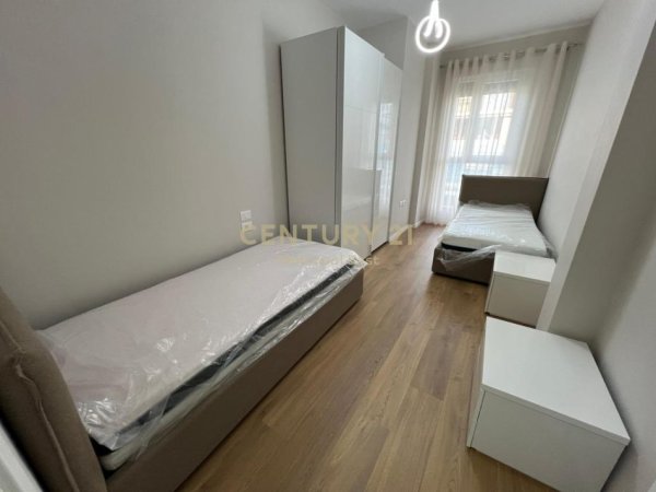 Tirane, jepet me qera apartament 2+1 Kati 2, 99 m² 720 € (don bosko)