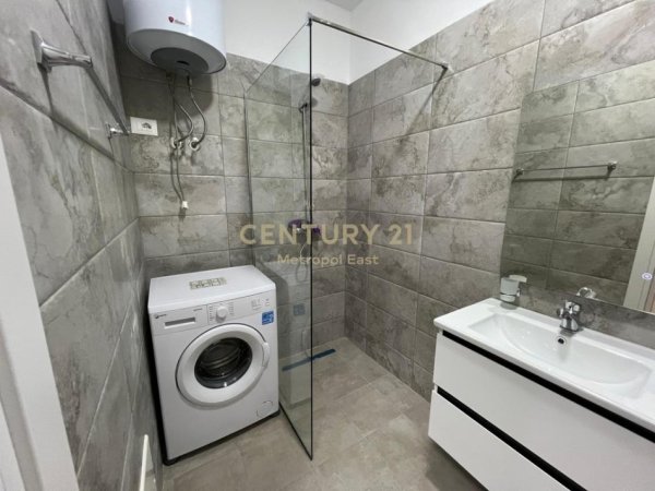 Tirane, jepet me qera apartament 2+1 Kati 2, 115 m² 780 € (don bosko)