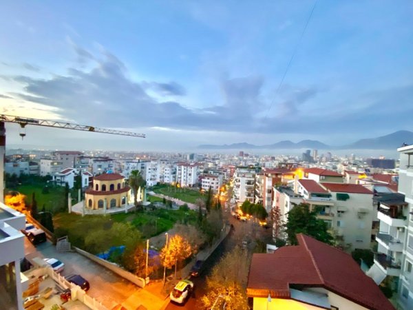 Tirane, jap me qera apartament 1+1+Aneks+Ballkon Kati 5, 75 m² 450 € (Rruga Rrapa Hekali)