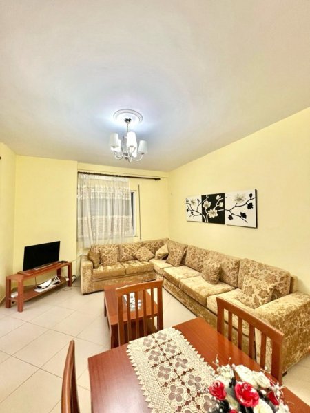 Tirane, jap me qera apartament 1+1+Aneks+Ballkon Kati 5, 75 m² 450 € (Rruga Rrapa Hekali)