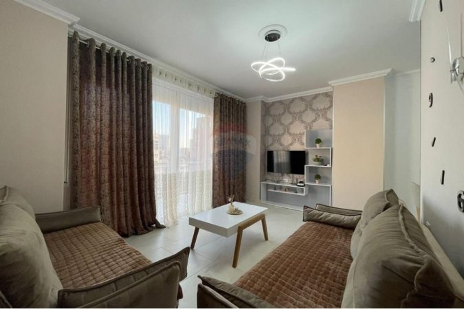 Tirane, jepet me qera apartament 1+1+Ballkon Kati 5, 68 m² 700 € 