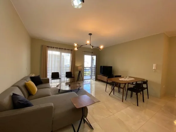 Tirane, jepet me qera apartament 2+1 Kati 2, 89 m² 850 € (Prane Lake View)