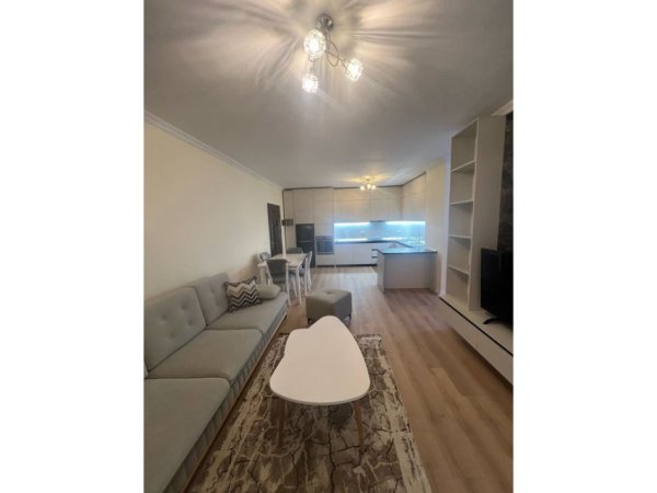 Tirane, jepet me qera apartament 2+1 Kati 2, 100 m² 800 € (Rruga e Barrikadave)