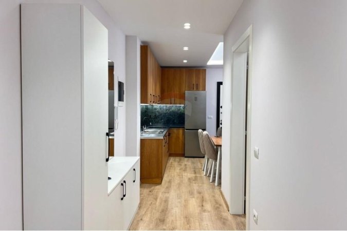 Tirane, jepet me qera apartament 2+1+Ballkon Kati 5, 98 m² 650 € (TEODOR KEKO)