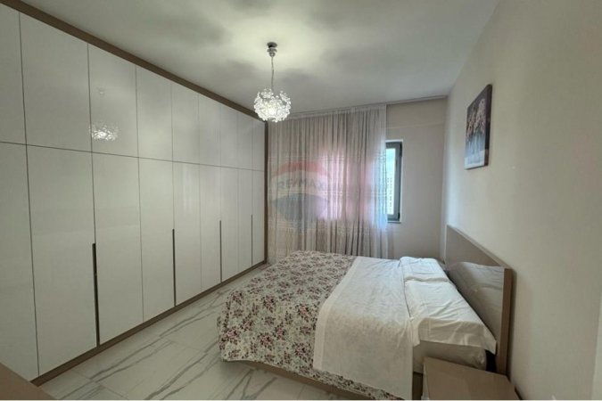 Tirane, jap me qera apartament 2+1+Ballkon Kati 6, 97 m² 700 € (ISH FUSHA E AVIACIONIT)