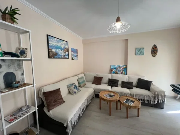 Qerret, shitet apartament 1+1 Kati 3, 62 m² 150.000 € (Qerret)