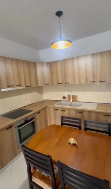 Tirane, jepet me qera apartament 2+1 Kati 2, 90 m² 50,000 leke (Astir,Vila L)