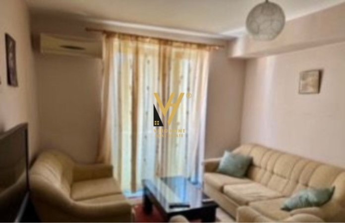 Tirane, jepet me qera apartament 1+1+Ballkon Kati 4, 50 m² 370 € (SHKOLLA E BASHKUAR)