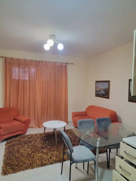 Tirane, jepet me qera apartament 2+1+Aneks Kati 3, 80 m² 520 € (kodra e diellit)