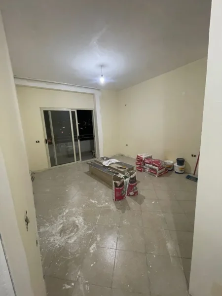 Tirane, shitet apartament 1+1 Kati 4, 65 m² 90.000 € (Yzberisht,Pallatet Derveni)