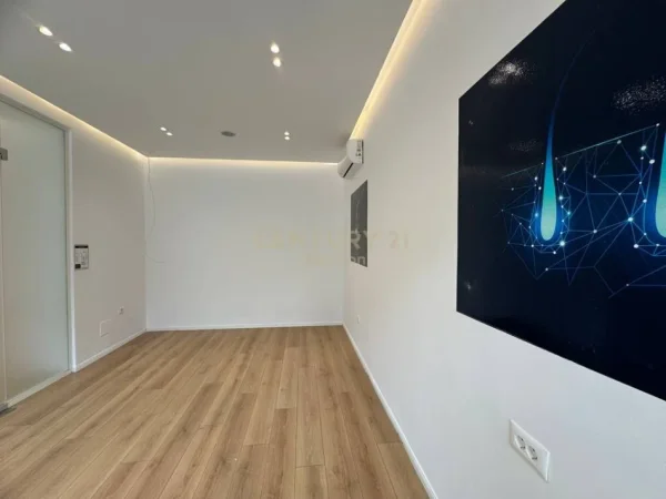 Tirane, jepet me qera Vile Kati 2, 200 m² 2.000 € (liman kaba)
