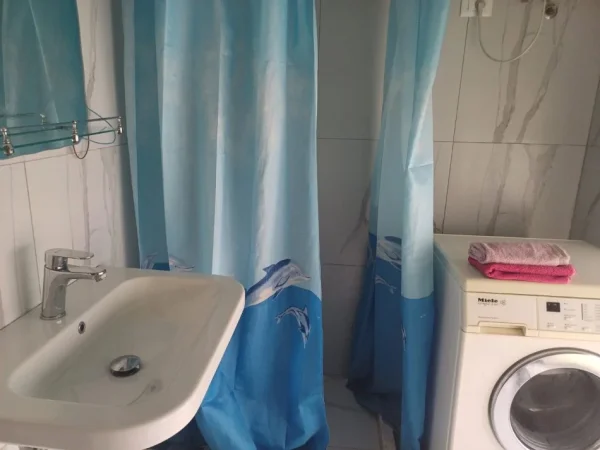 Tirane, jepet me qera apartament 2+1 Kati 4, 105 m² 46,000 leke (Ali Dem, Mangalem 21)