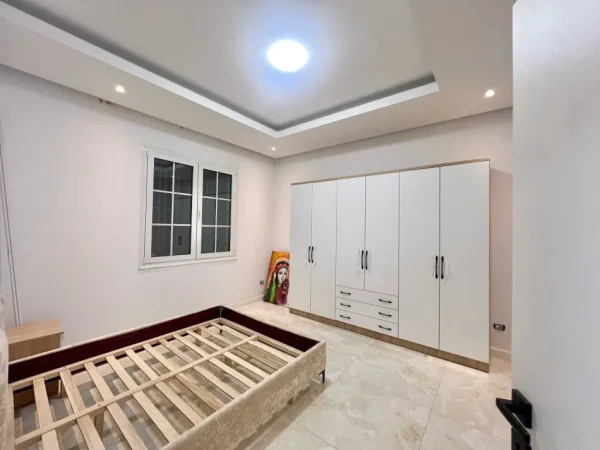 Tirane, jepet me qera apartament 1+1 Kati 5, 75 m² 550 € (Prane Rezidenca "Kodra e Diellit 1")