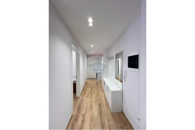 Tirane, jepet me qera 3+1 Kati 4, 80 m² 600 € (Rr. Fortuzi)