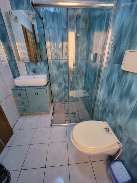 Tirane, jepet me qera apartament 1+1+Aneks Kati 3, 60 m² 500 € (brryli)