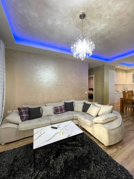 Tirane, jepet me qera apartament 2+1+Ballkon Kati 3, 117 m² (Unaza e Re, Kompleksi Green City)