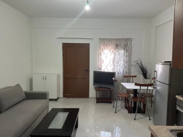 Tirane, jepet me qera apartament 1+1 Kati 1, 75 m² 350 € (astir)