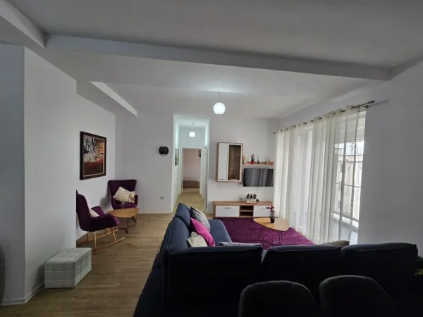 Tirane, jepet me qera apartament 2+1 Kati 4, 100 m² 600 € 