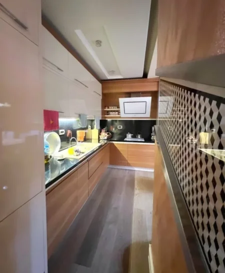 Tirane, shitet apartament 3+1 Kati 5, 125 m² 175.000 € (Astir)