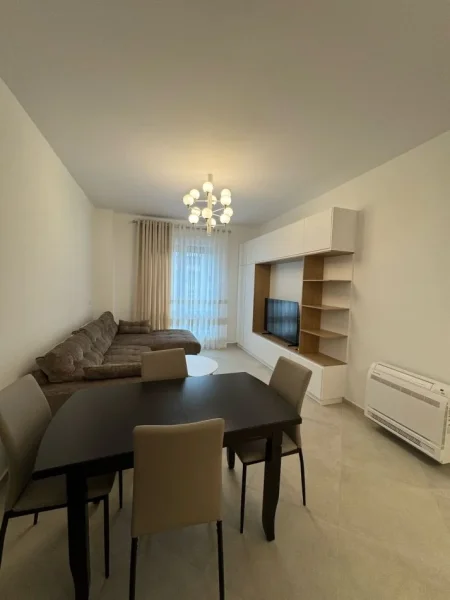 Tirane, jepet me qera apartament 2+1+Ballkon Kati 1, 650 € (Xhanfize keko)
