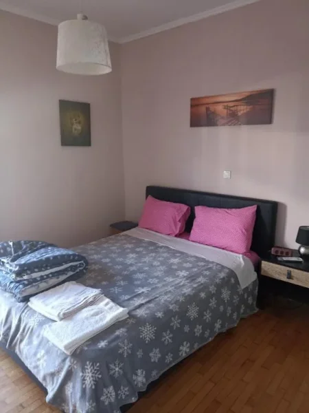 Tirane, jepet me qera garsonier 1+1 Kati 4, 35 m² 400 € (rruga elbasanit)
