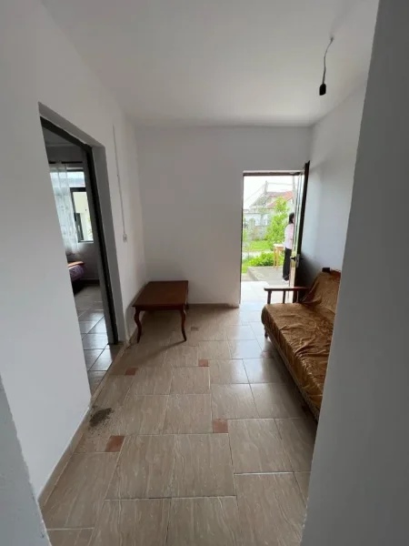 Tirane, jepet me qera shtepi 1+1 Kati 1, 45 m² 260 € (Bajram Allaraj)