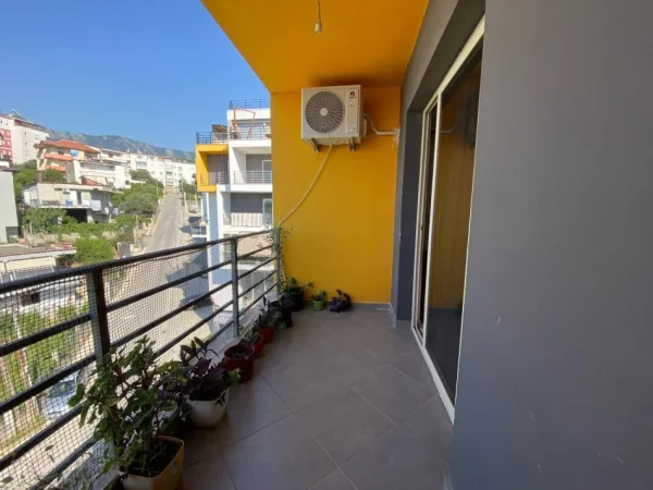 Tirane, jepet me qera apartament 2+1+Ballkon Kati 4, 110 m² 400 € (aleksander konda)