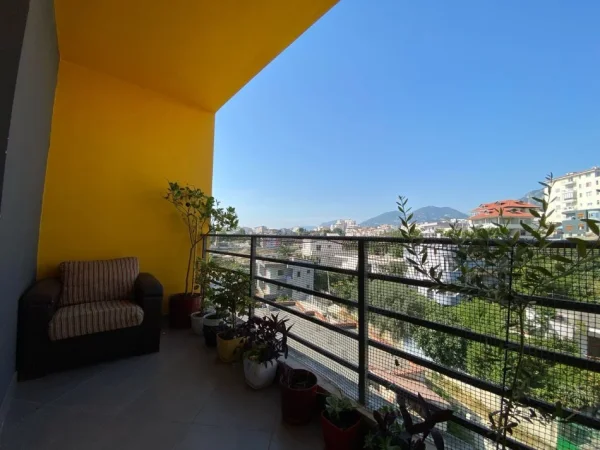 Tirane, jepet me qera apartament 2+1+Ballkon Kati 4, 110 m² 400 € (aleksander konda)