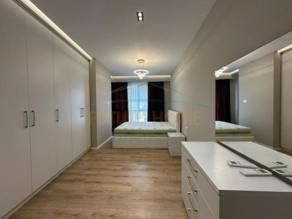Tirane, jepet me qera apartament 2+1+Ballkon Kati 9, 114 m² 700 € (Rruga e Dibres)