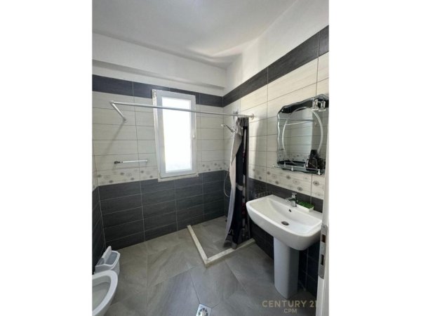 Tirane, jepet me qera apartament 1+1 Kati 9, 67 m² 500 € (Oxhaku)