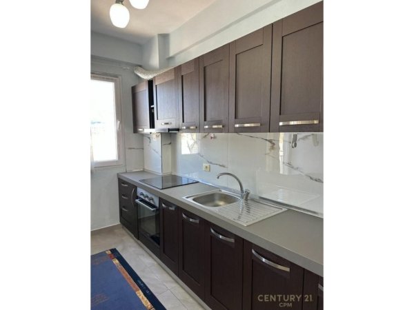 Tirane, jepet me qera apartament 1+1 Kati 9, 67 m² 500 € (Oxhaku)