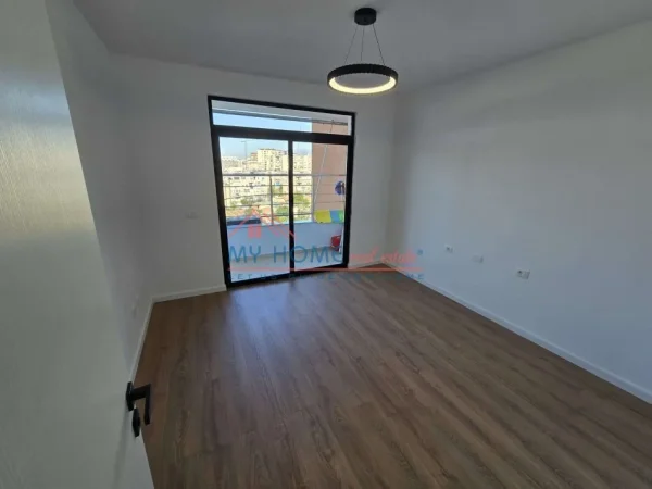 Tirane, shes apartament 2+1+Ballkon Kati 6, 84 m² 208.000 € (21 Dhjetori)