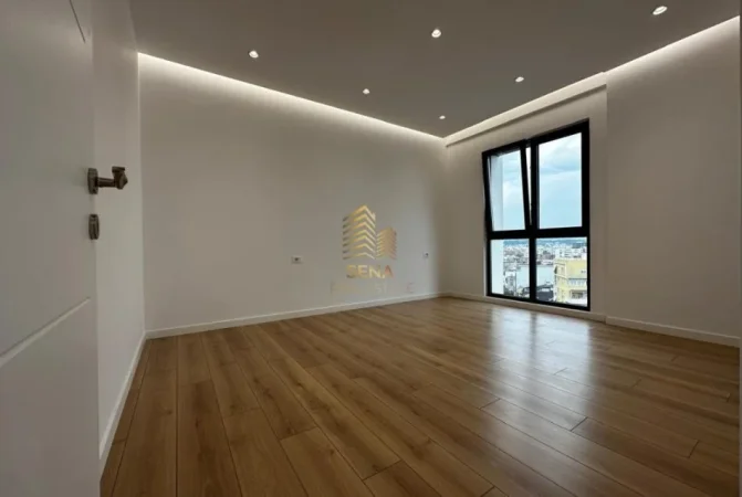 Tirane, jepet me qera apartament 2+1+Ballkon Kati 9, 110 m² 750 € (Kompleksi Arlis)