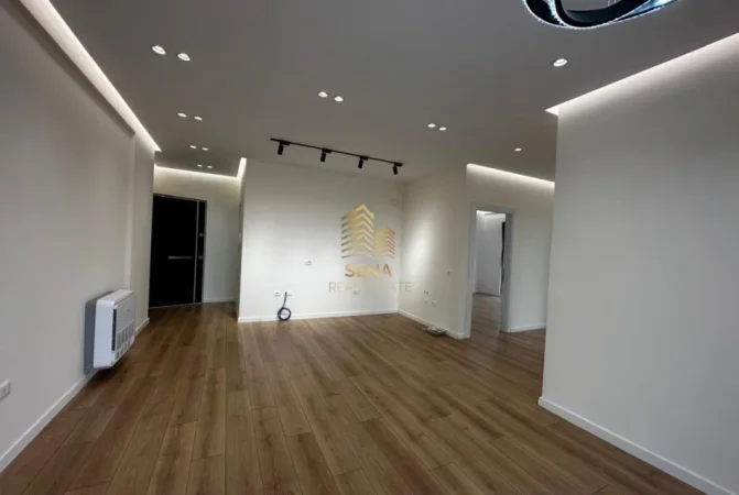 Tirane, jepet me qera apartament 2+1+Ballkon Kati 9, 110 m² 750 € (Kompleksi Arlis)