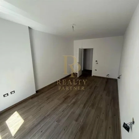 Tirane, shitet 1+1+Ballkon Kati 3, 75 m² 135.000 € (Xhmlliku)