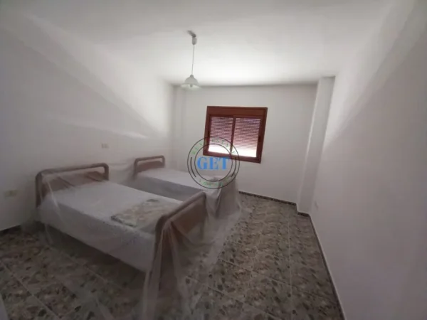 Durres, jepet me qera apartament 3+1 Kati 3, 145 m² 500 € (Tregu fshatar, Durres)