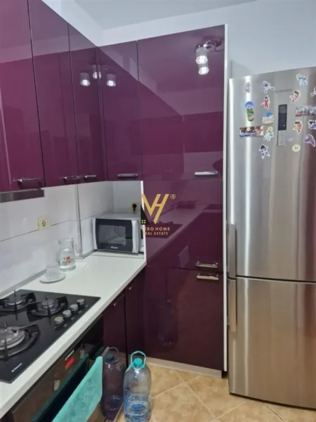 Tirane, jepet me qera apartament 3+1+Ballkon Kati 5, 105 m² 800 € (zogu i zi)