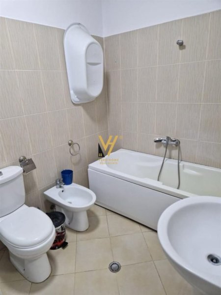 Tirane, jepet me qera apartament 3+1+Ballkon Kati 5, 105 m² 800 € (zogu i zi)