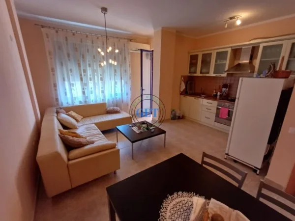 Durres, jepet me qera apartament 1+1 Kati 4, 60 m² 300 € (Golem, Durrës)