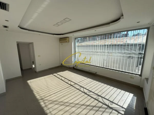 Tirane, jepet me qera zyre Kati 1, 100 m² 800 € (RRUGA E BOGDANEVE)