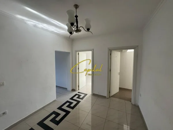 Tirane, jepet me qera zyre Kati 1, 100 m² 800 € (RRUGA E BOGDANEVE)