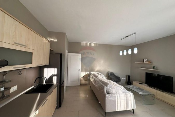 Tirane, jepet me qera apartament 1+1 Kati 5, 85 m² 800 € (Rr. Myslym Shyri)
