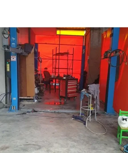 Tirane, jepet Servis per makina qera Kati 0, 40 m² 1.200 € (Fusha aviacionit)