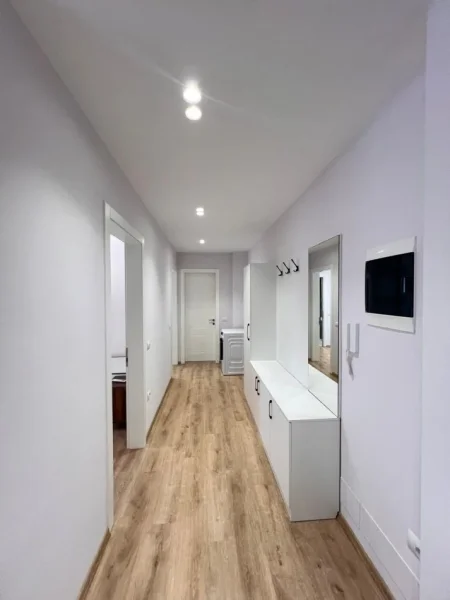 Tirane, jepet me qera apartament 2+1+Aneks+Ballkon Kati 3, 110 m² 650.000 € (Astir)