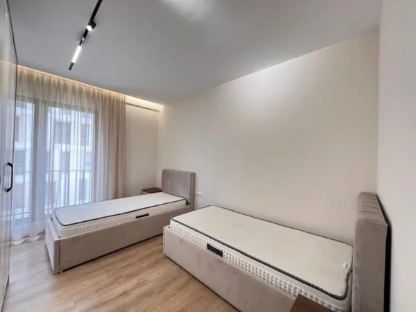 Tirane, jepet me qera apartament 2+1+Aneks+Ballkon Kati 3, 110 m² 650.000 € (Astir)